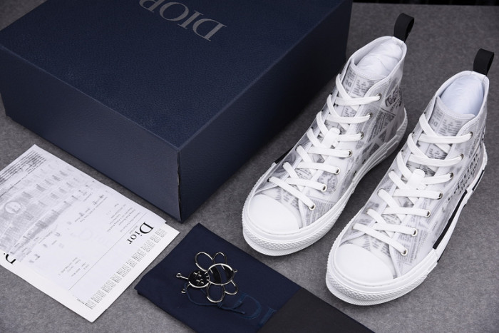 D10R B23 Oblique High Top Sneaker