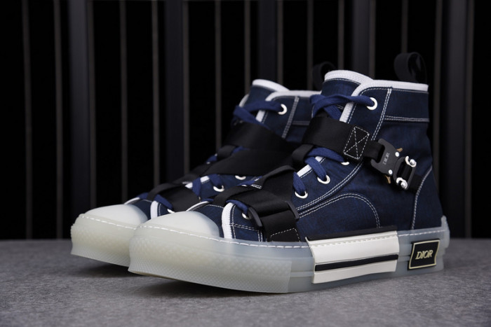 D10R B23 Oblique High Top Sneaker