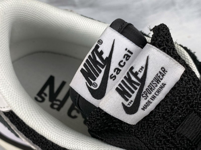 Sacai X NIKe regasus vaporrly SP BV0073-001