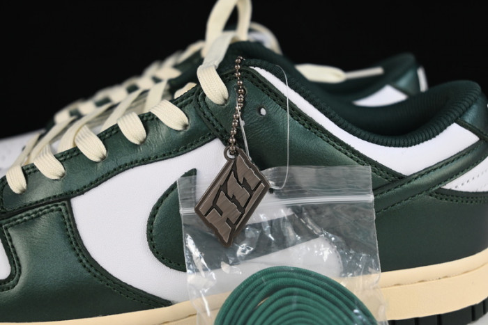 Nike Dunk Low “Vintage Green” DQ8580-100